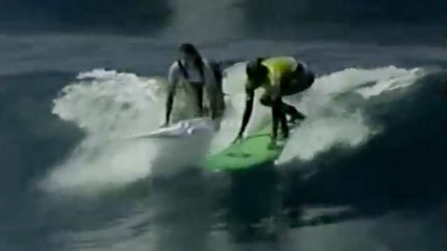"Surf Girls" competitors