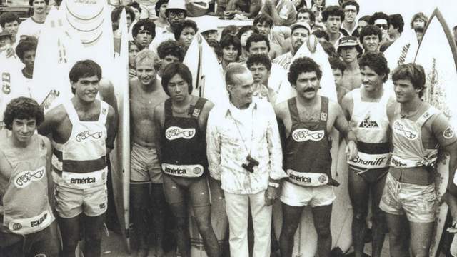Carlos Dogny, center, 1982