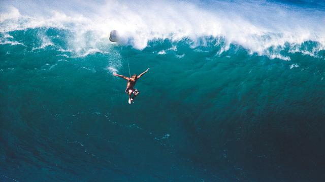 Mark Healey bails out at Waimea, 2006