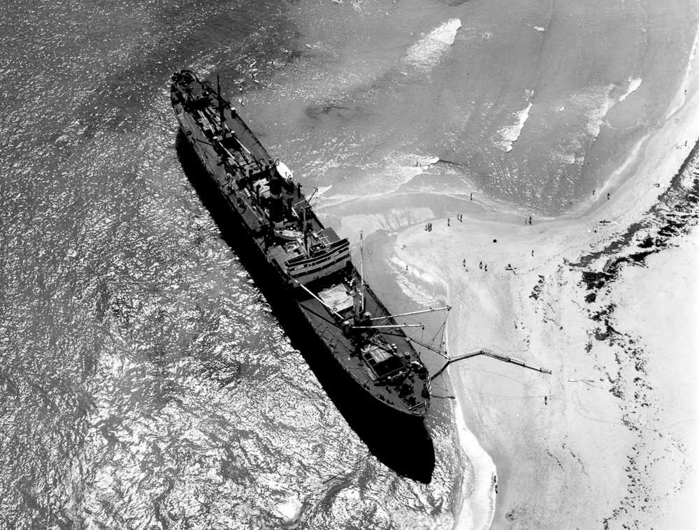 shipwreck in florida, with surfing
