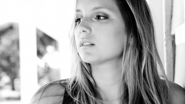 Maya Gabeira. Photo: Carlos Serrao