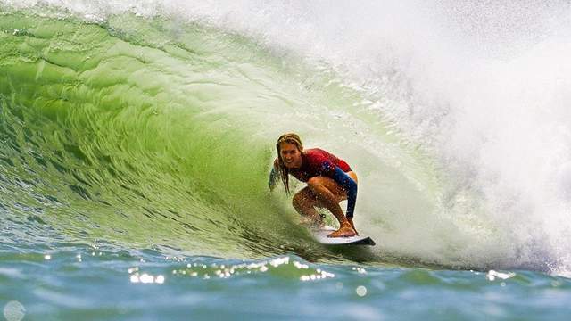 Stephanie Gilmore, Surf Ranch, Lemoore, California, 2020