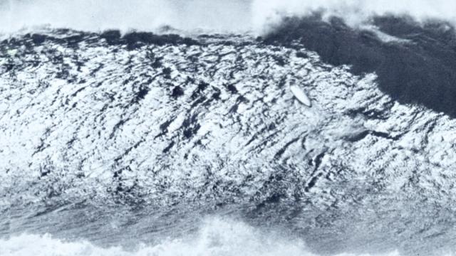 Loose board at Makaha, Dec 4, 1969. Photo: Falzon