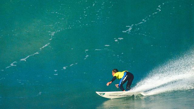 1995 Billabong Challenge winner Kelly Slater, Jeffreys. Photo: Lance Slabbert