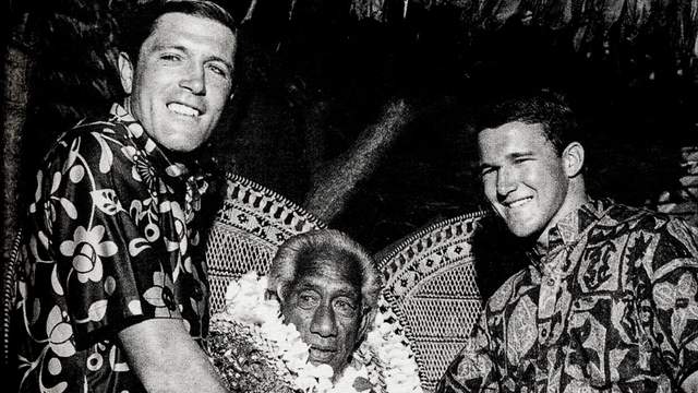 Switchfoot surfer Butch Van Artsdalen (left) and Fred Hemmings, with Duke Kahanamoku, 1967