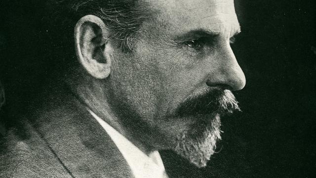 Outrigger Canoe Club founder Alexander Hume-Ford