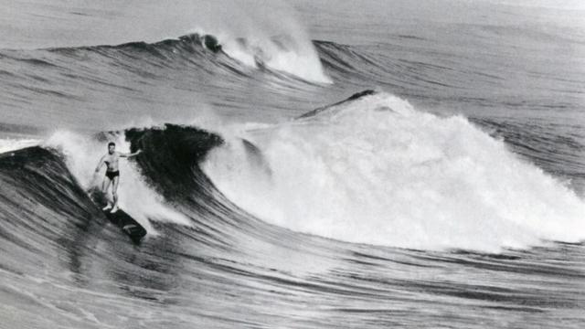 Hoppy Swarts, Hermosa Beach, 1940. Photo: Doc Ball