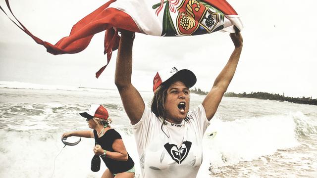 Sofia Mulanovich, winning 2004 WCT title
