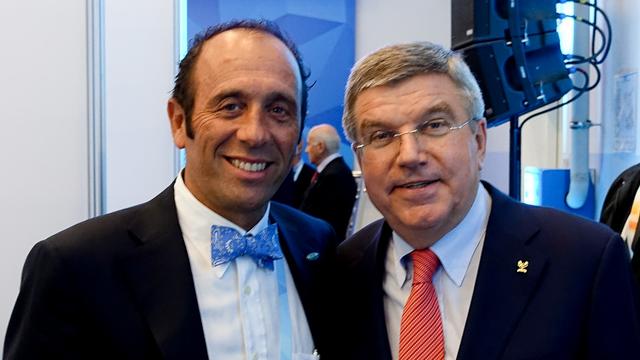 Aguerre (left) and IOC President Thomas Bach, 2015