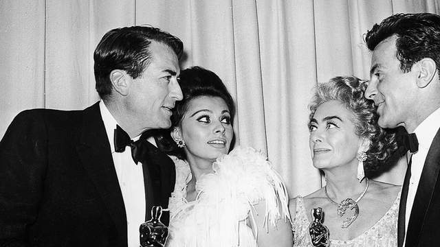 (L to R) Gregory Peck, Sophia Loren, Joan Crawford, Max Schell, 1963 Academy Awards, SM Civic