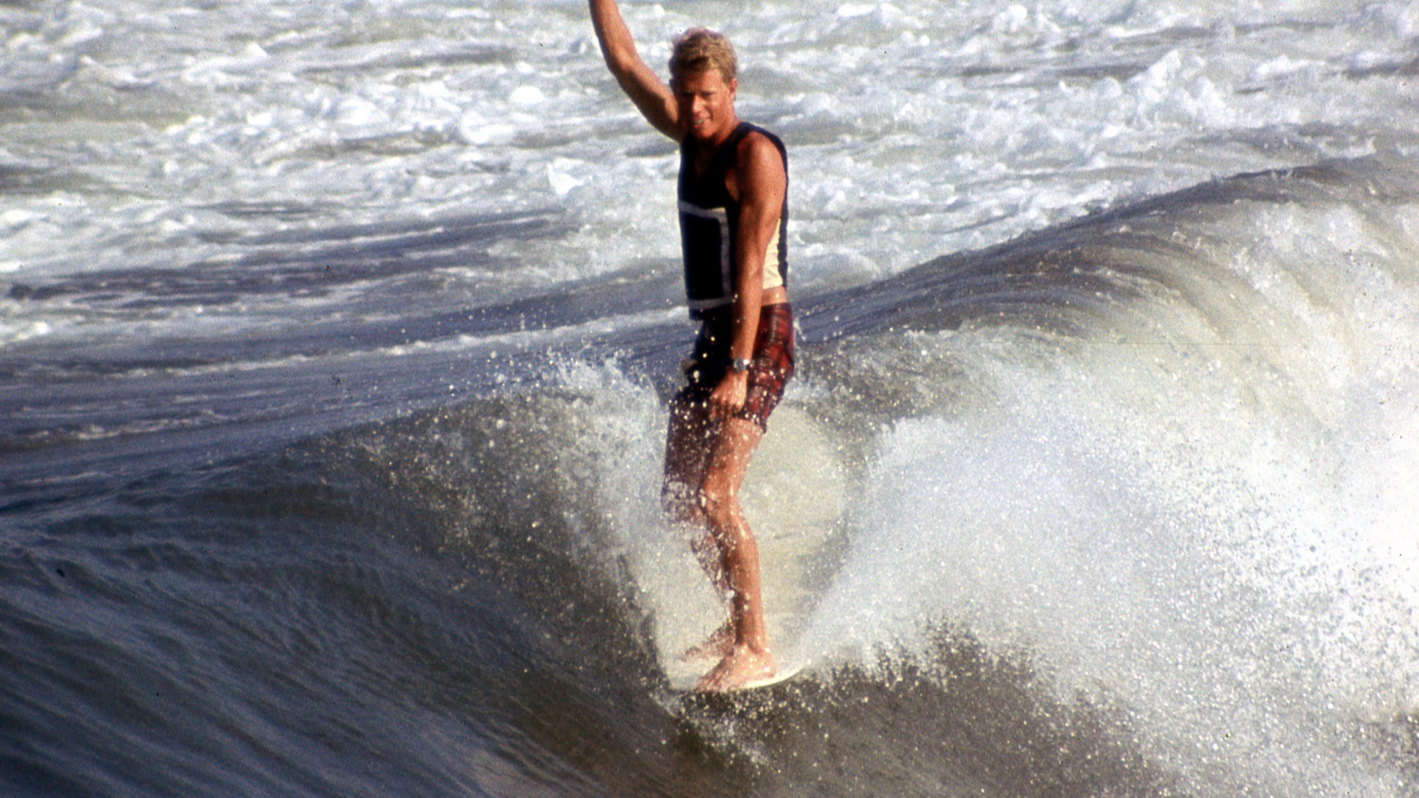 STRINGERLESS - Designed by: Midget Farrelly - Surfboard