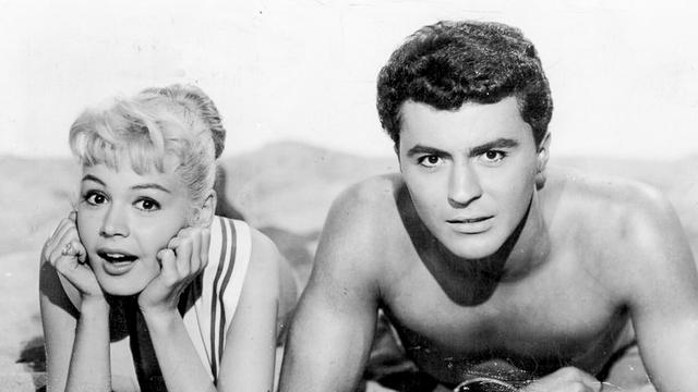 Gidget stars James Darren and Sandra Dee