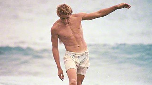 Surfer knots in Australia, 1966. Photo: John Witzig