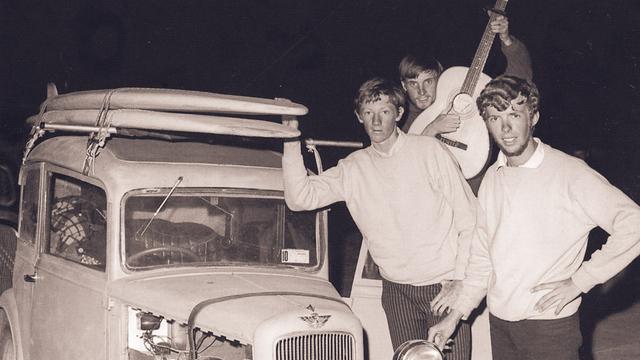 Aussie surfers with okinuee boards, 1957