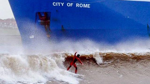 Tanker surfing on the River Tyne, England, 2013
