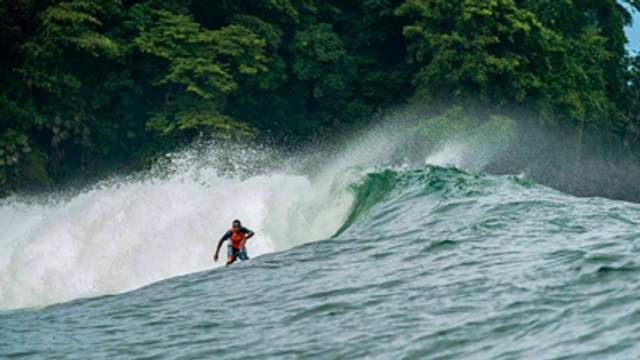 Local surfer Piyi, Colombia. Photo: David Giraldo