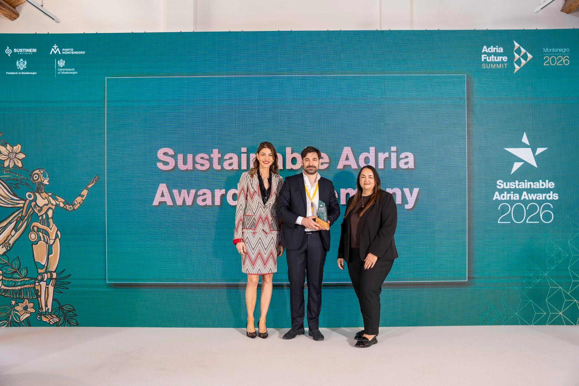 Treesury CEO Jovan Paunovic holding an award at the Adria Future Summit 2026