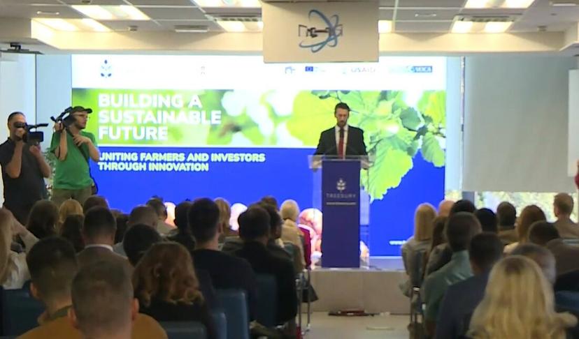 Treesury CEO on the stand presenting