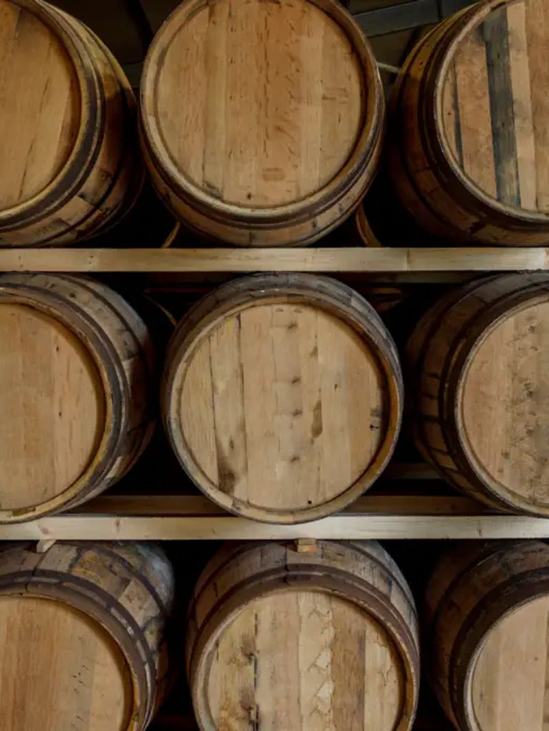 Rye whiskey pour