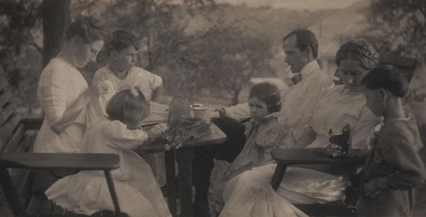 The Two Families, c. 1910, Gertrude Käsebier, American, 1852 - 1934, 1986-158-3