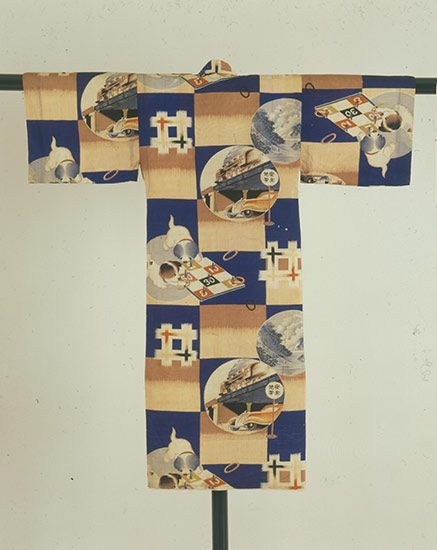 <i>Young Boy’s Kimono</i>
Japan, 1930s–40s (early Shōwa period)
Wool plain weave with stencil-printing on fabric surface, direct-dye method (<i>kata-yūzen</i>)
The Montgomery Collection, Lugano, Switzerland