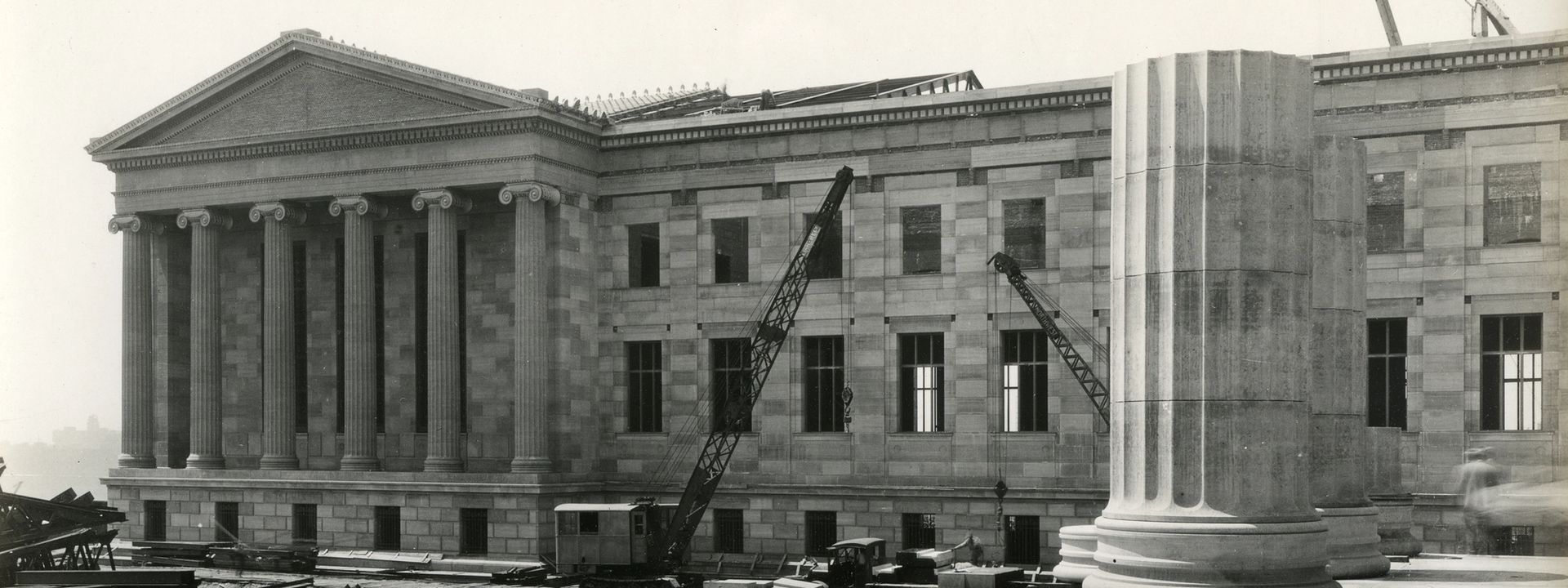 Black and white photograph of the museum being built in 1926