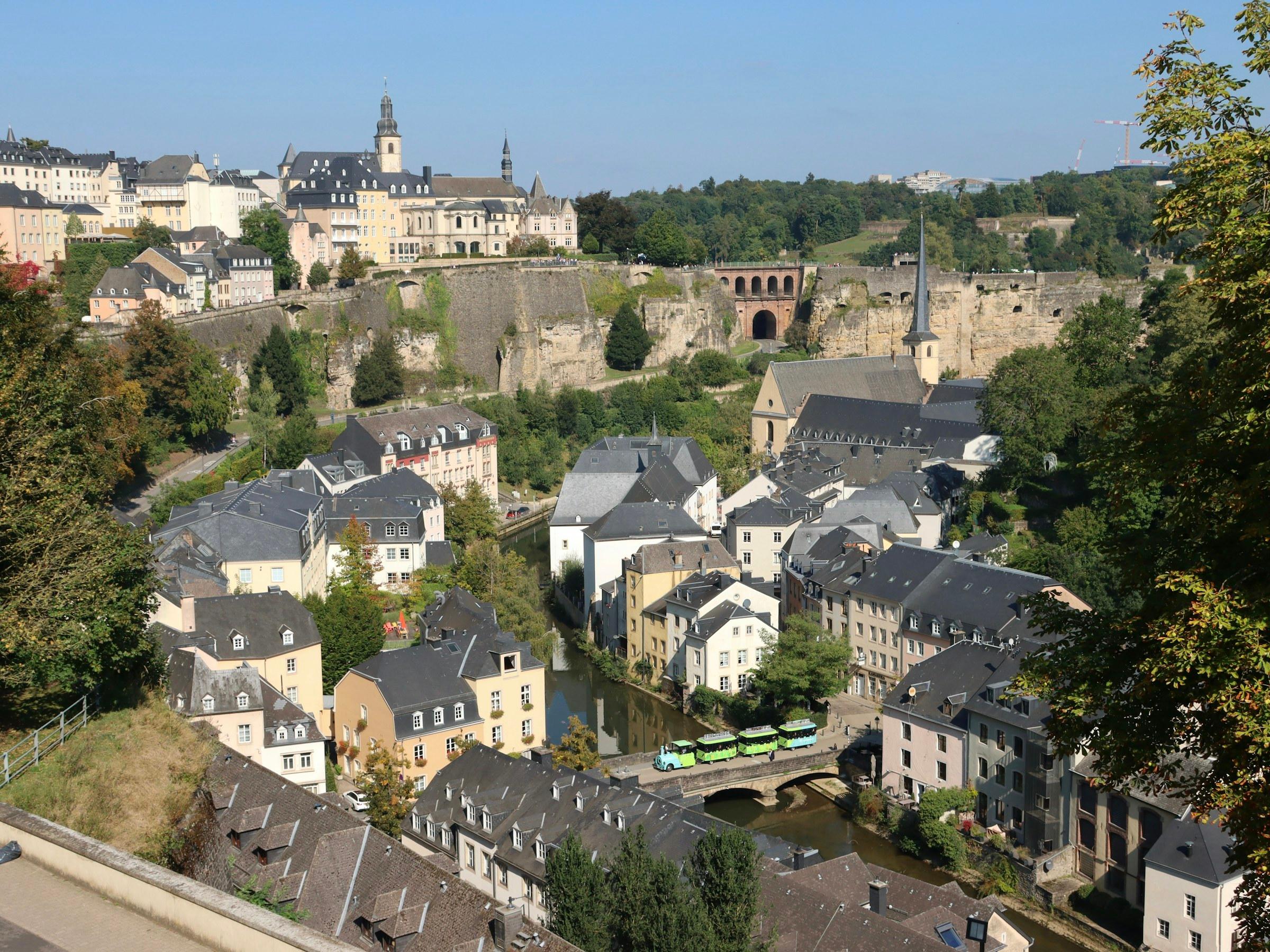 Blick über die Altstadt von Luxemburg mit dem Grund-Viertel