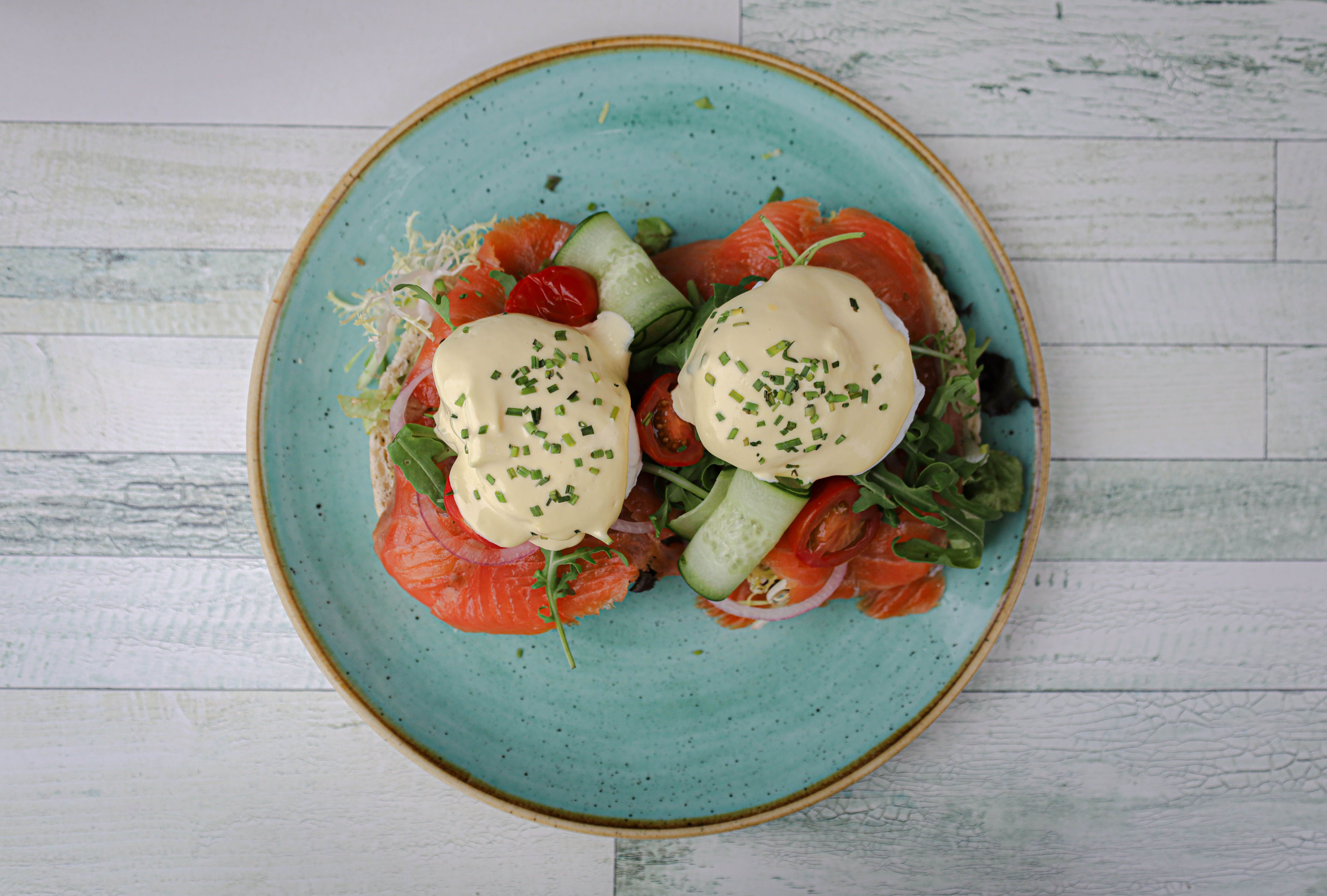 Eggs benedict 