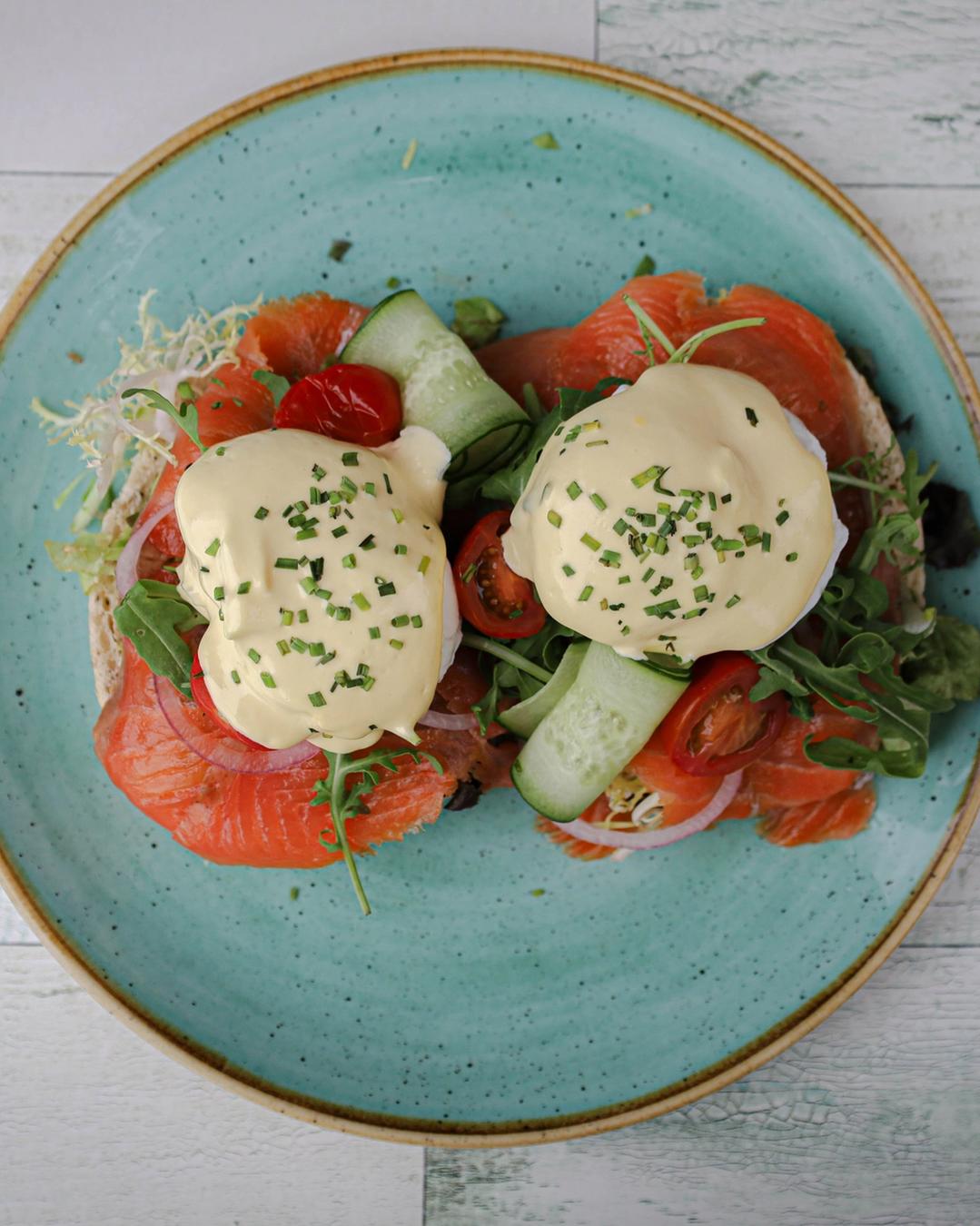 Eggs benedict