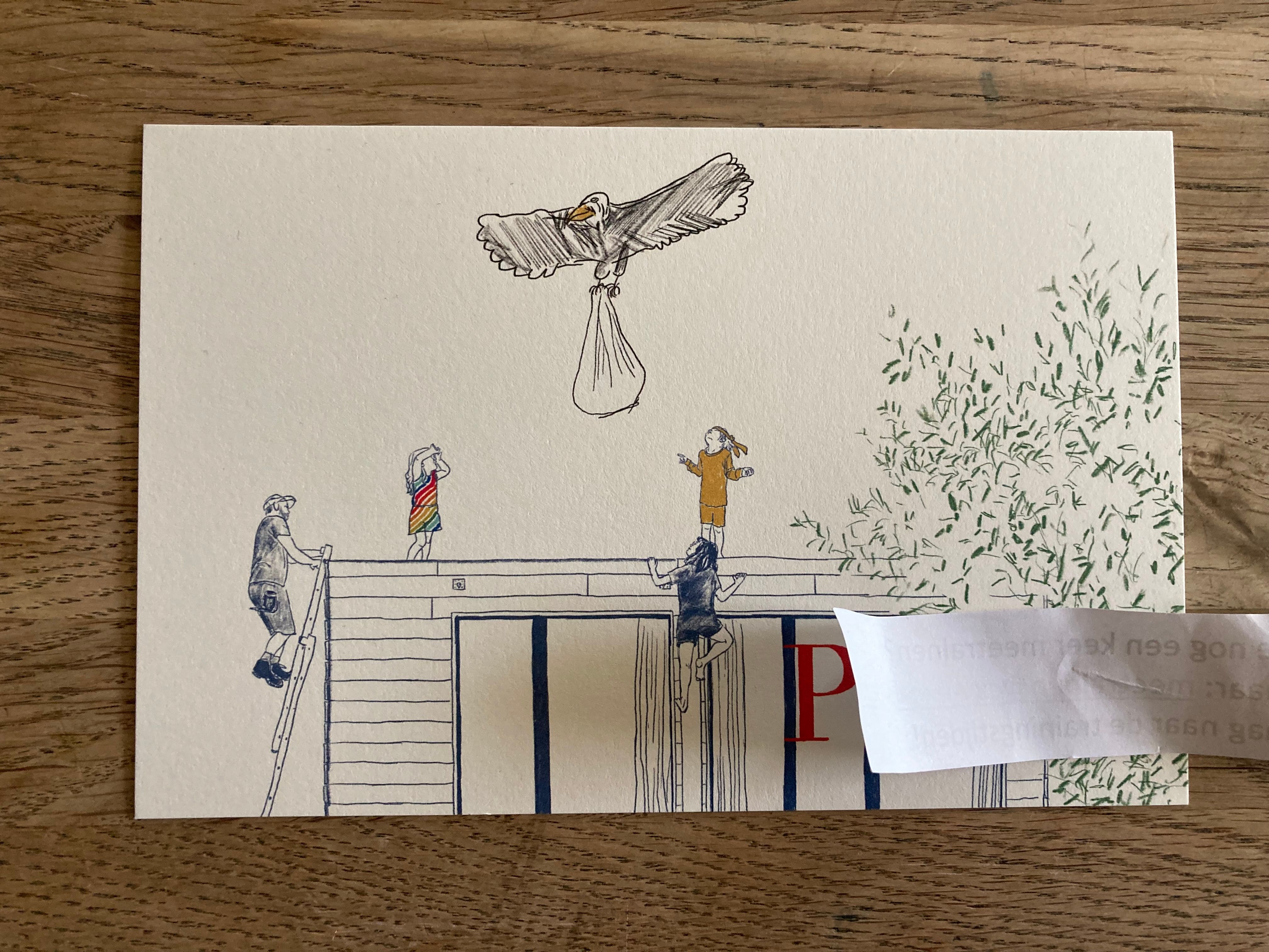 tekening van mensen op een dak waar een visarend een baby afgeeft