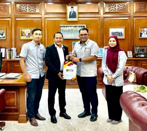 Kunjungan Hormat ke Pejabat YB. Tuan Aznan Tamin, Pengerusi Jawatankuasa Pendidikan dan Penerangan Negeri Johor