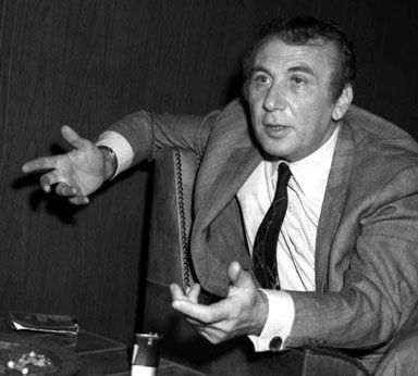 a picture of Nizar Qabbani