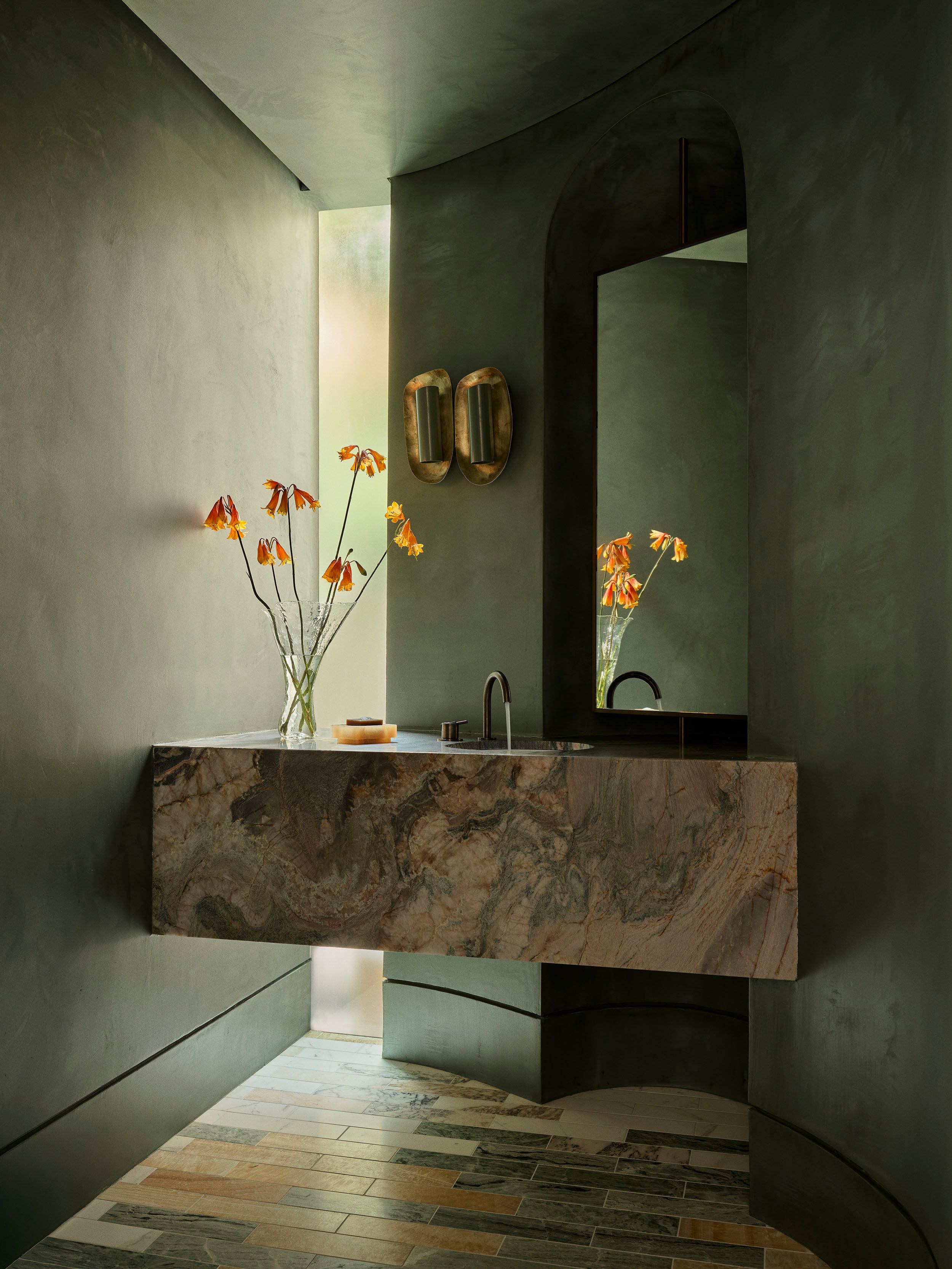 Dancing On The Ceiling, Powder Room
