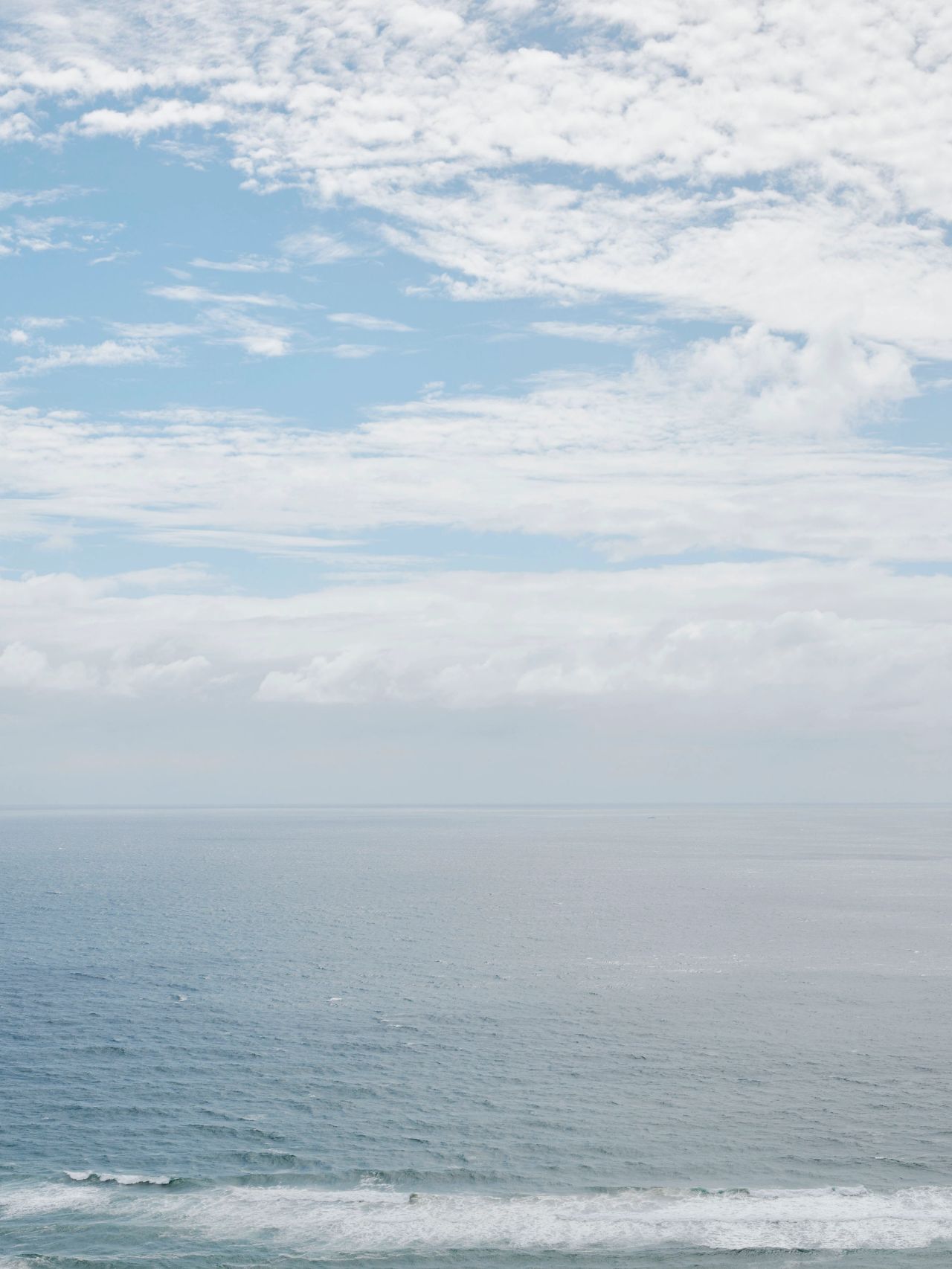 Expansive Pacific Ocean views and sky views from Cloud Surfer, a Broadbeach penthouse by Sydney interior design studio Decus.