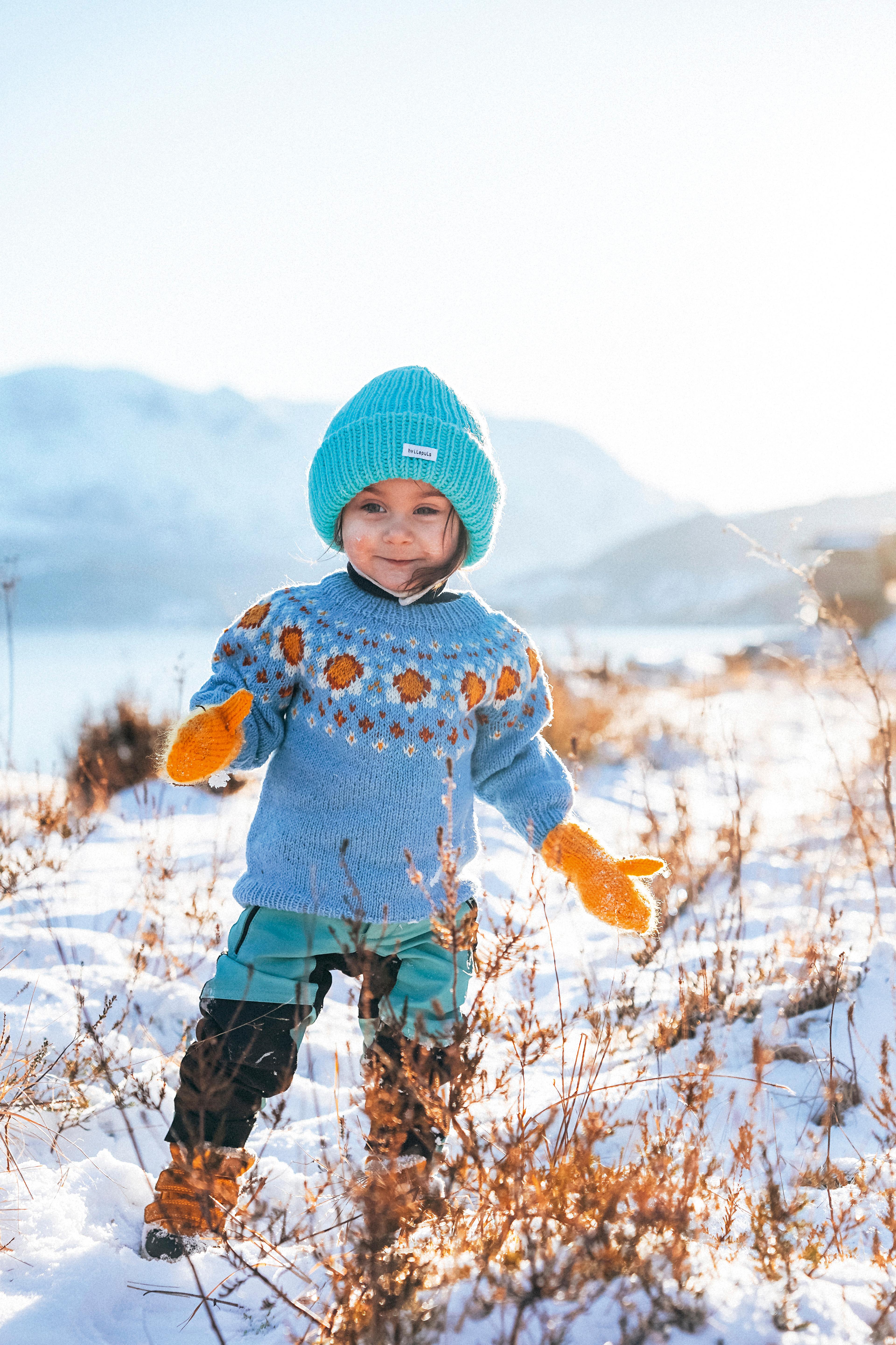 De nydelige genserene fra "Villmarksgensere for barn" holder barne gode og varme. Foto: Linka Neumann