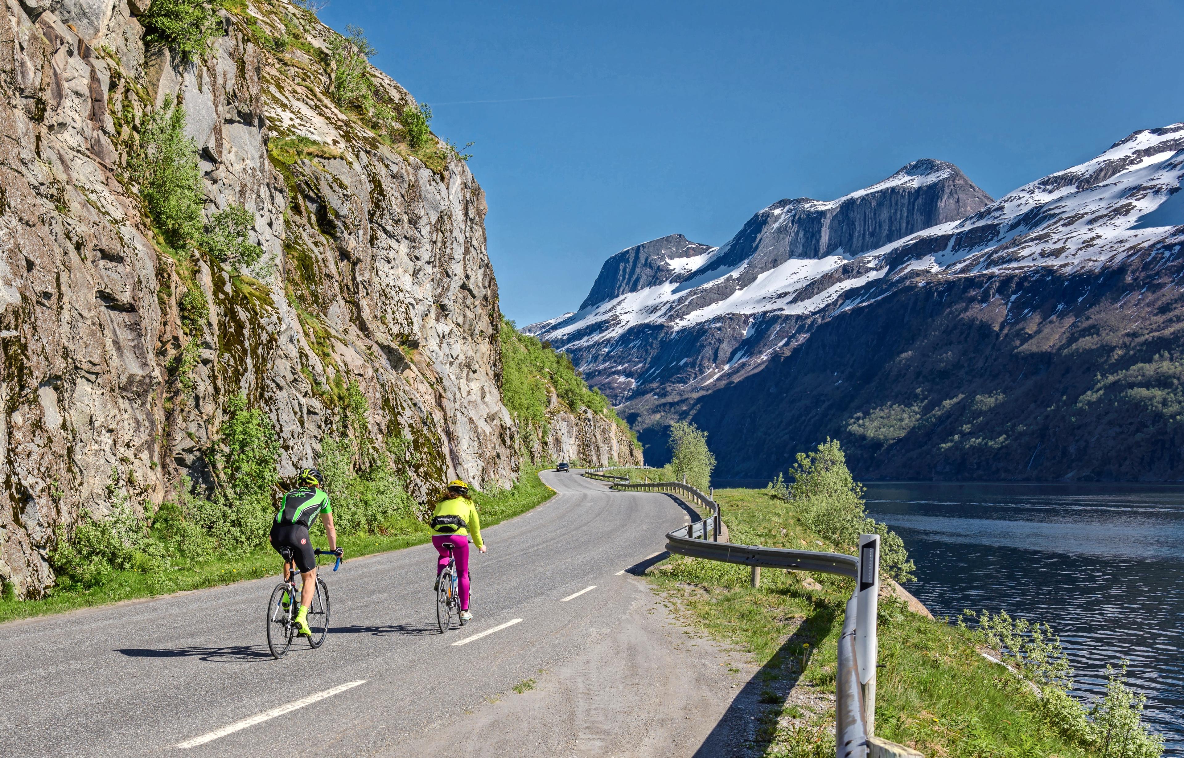 ROADTRIP: Den lengste av landets 18 nasjonale turistveger strekker seg 433 km og seks ferjeturer fra Holm i sør til Godøystraumen ved Bodø og krysser polarsirkelen på 66 grader nord.