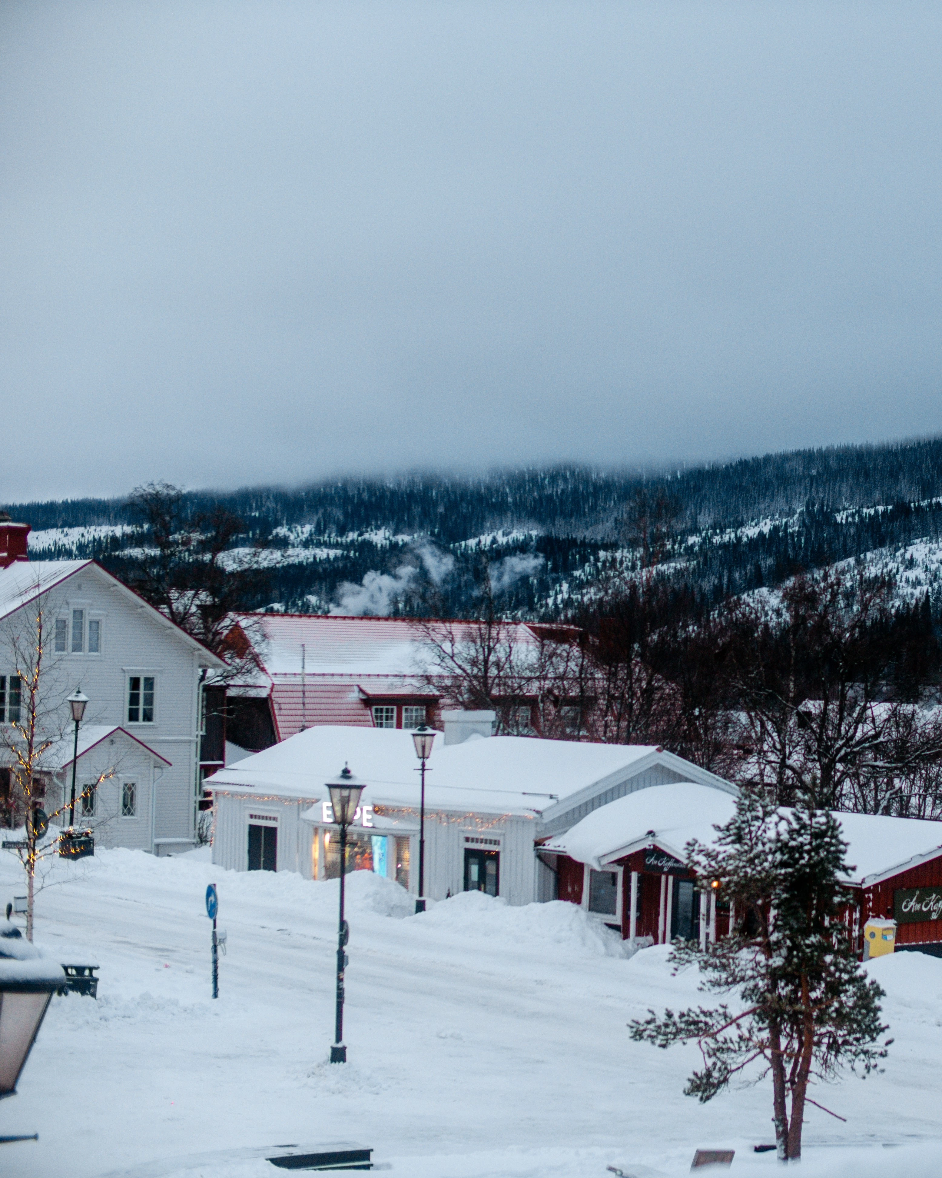 Et tåkelagt Åre sentrum 