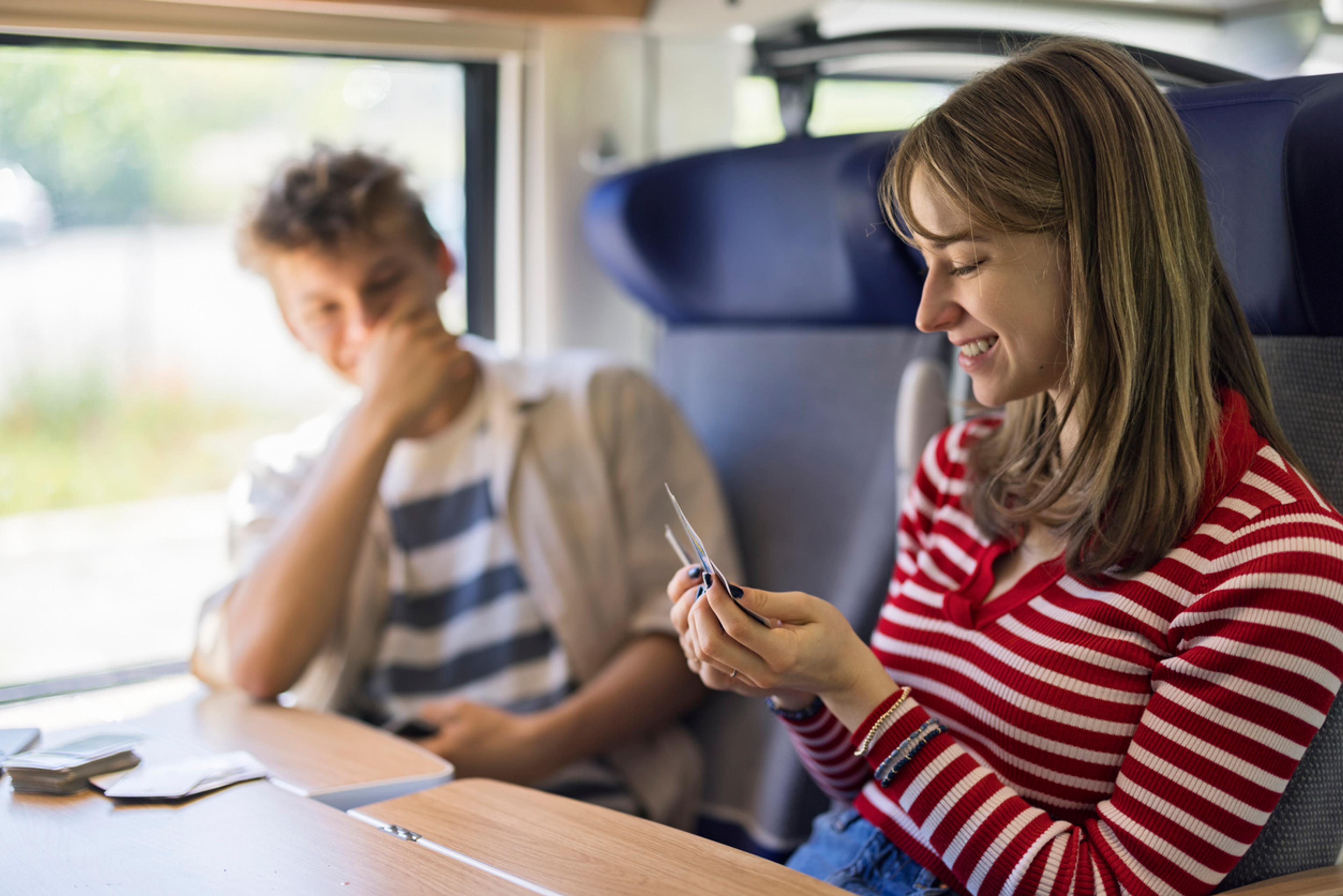 Foto av småspill på håndkle