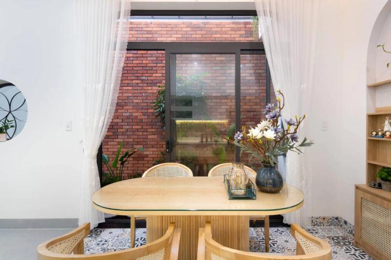 Vợ chồng con gái ‘rượu’ xây tặng bố mẹ nhà 2 tầng để an hưởng tuổi già.