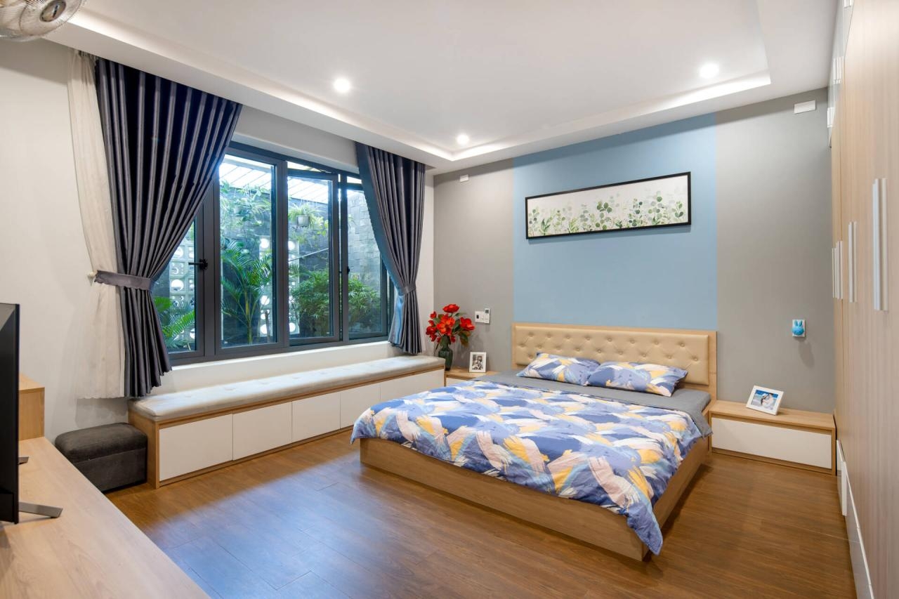 Không xây giếng trời, nhà ống 6×25 chọn giải pháp nào để trong nhà vẫn đón gió và thoáng sáng?