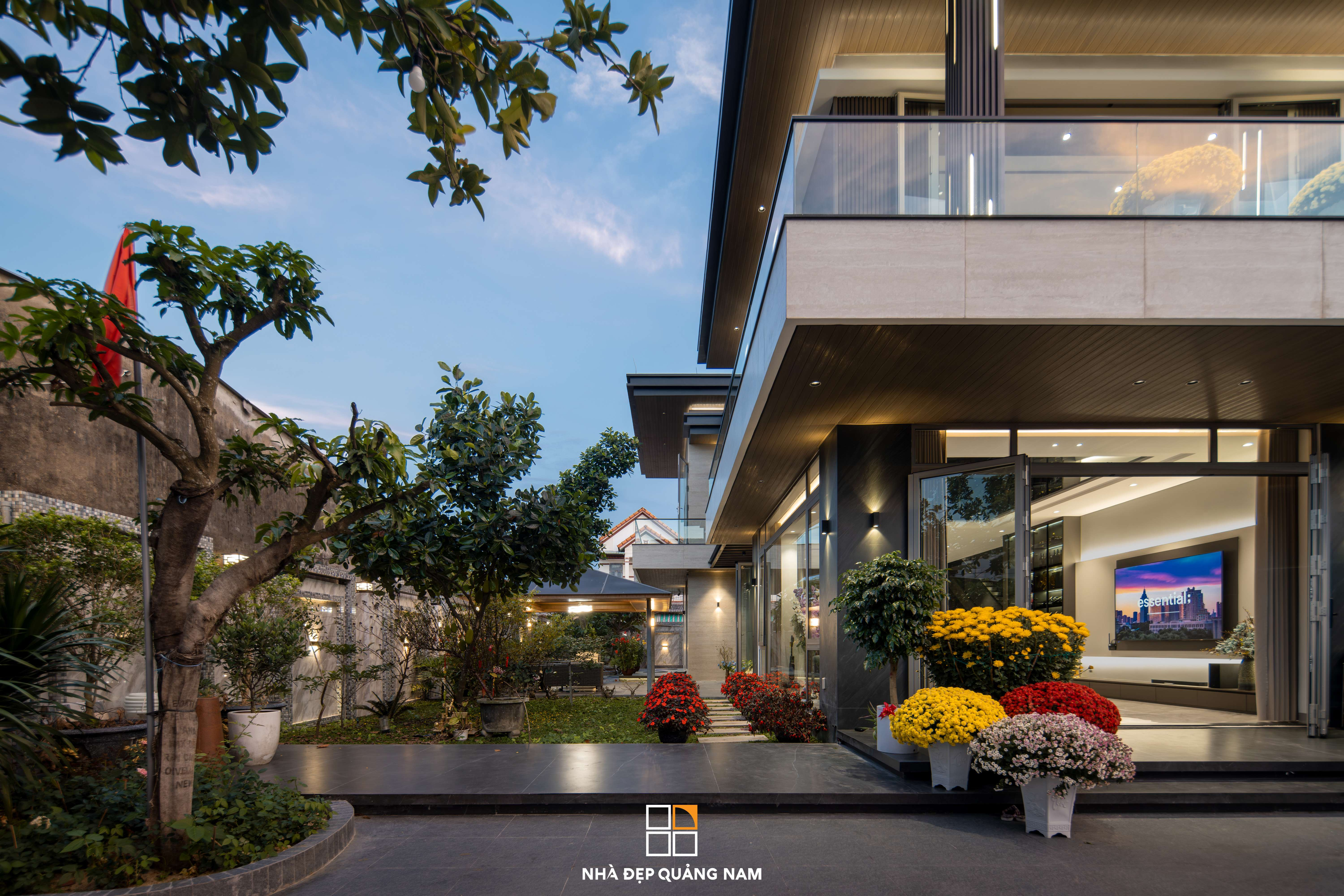 TH Villa - Hành trình 6 tháng kiến tạo bản giao hưởng của ánh sáng và vật liệu