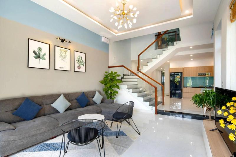 Không xây giếng trời, nhà ống 6×25 chọn giải pháp nào để trong nhà vẫn đón gió và thoáng sáng?