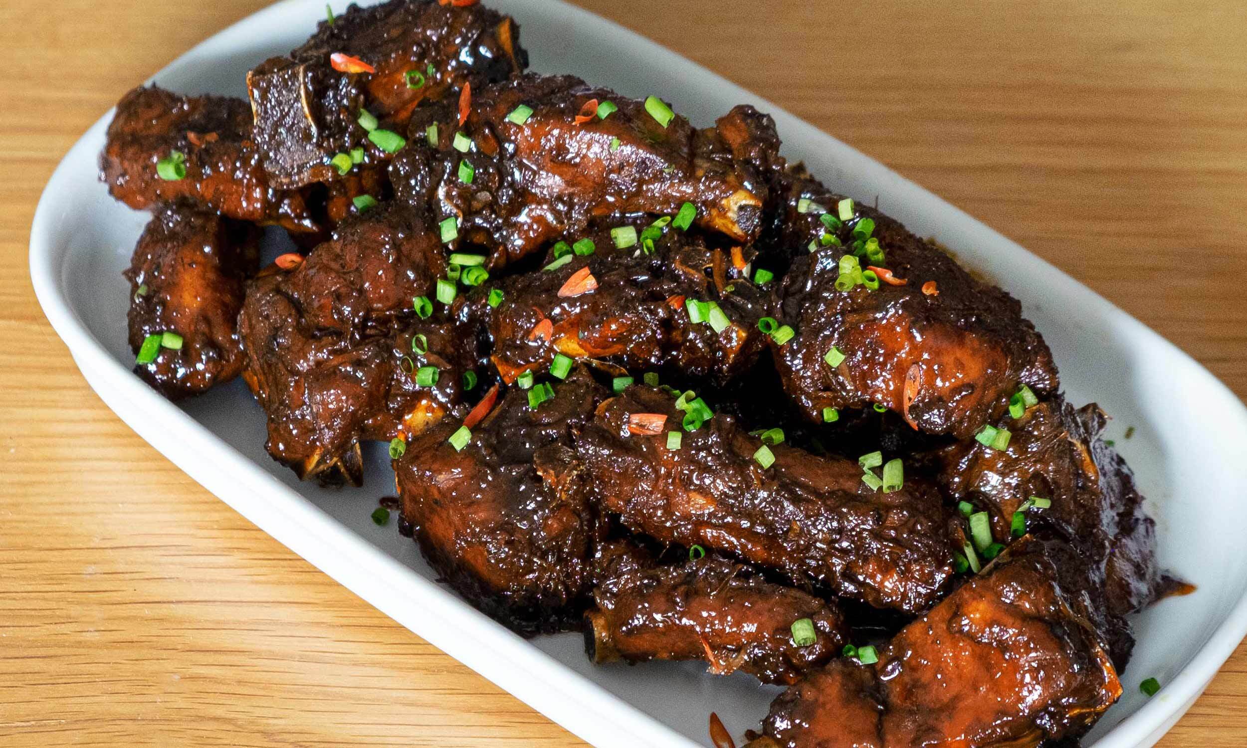 Shaffof külot kiygan yigit