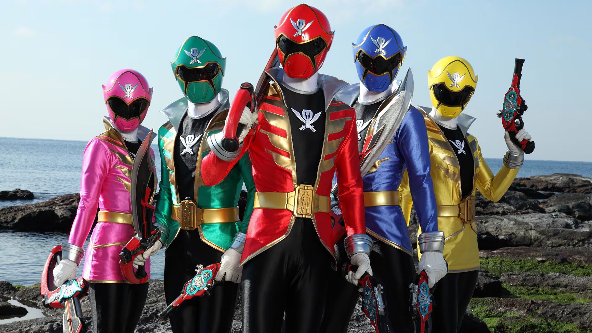 Kaizoku Sentai Gokaiger - NO son los power rangers.