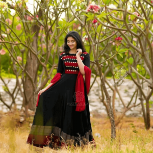 VOLUME BLACK AND RED COOL GOWN WEAR