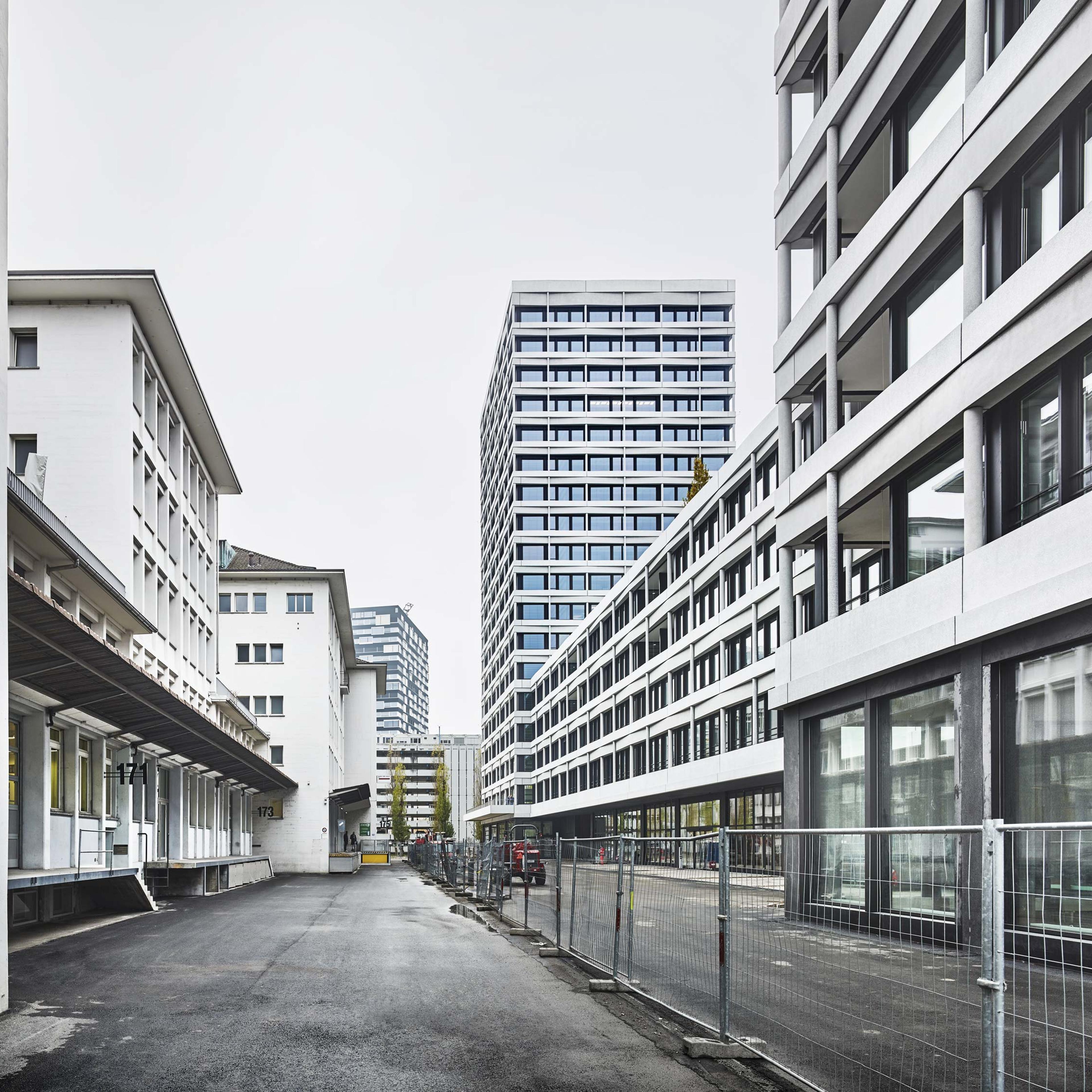 2600_02_EM2N_Atmos-Buero-und-Gewerbehaus-Zuer_Robert Sigrist.jpg