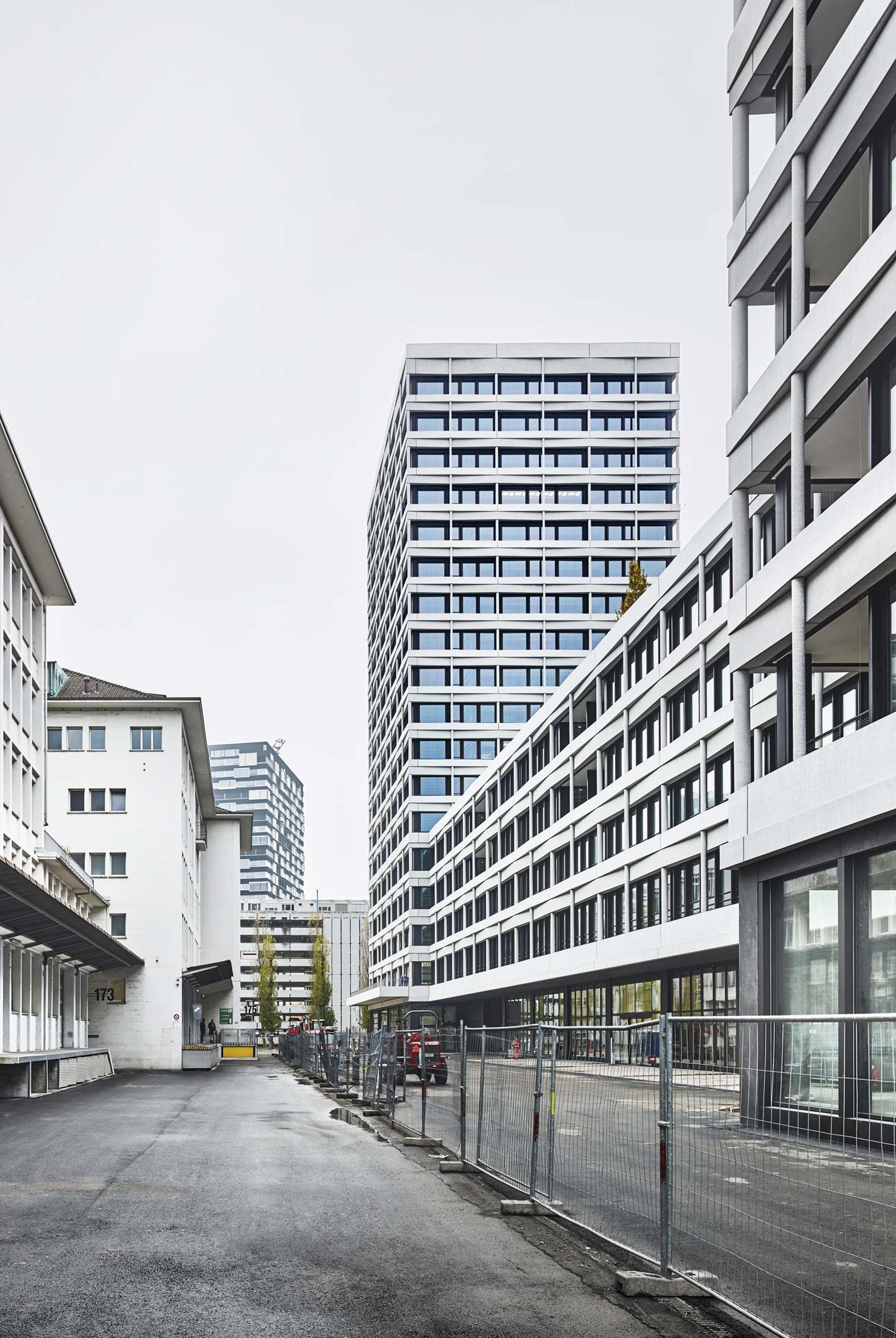 2600_02_EM2N_Atmos-Buero-und-Gewerbehaus-Zuer_Robert Sigrist.jpg