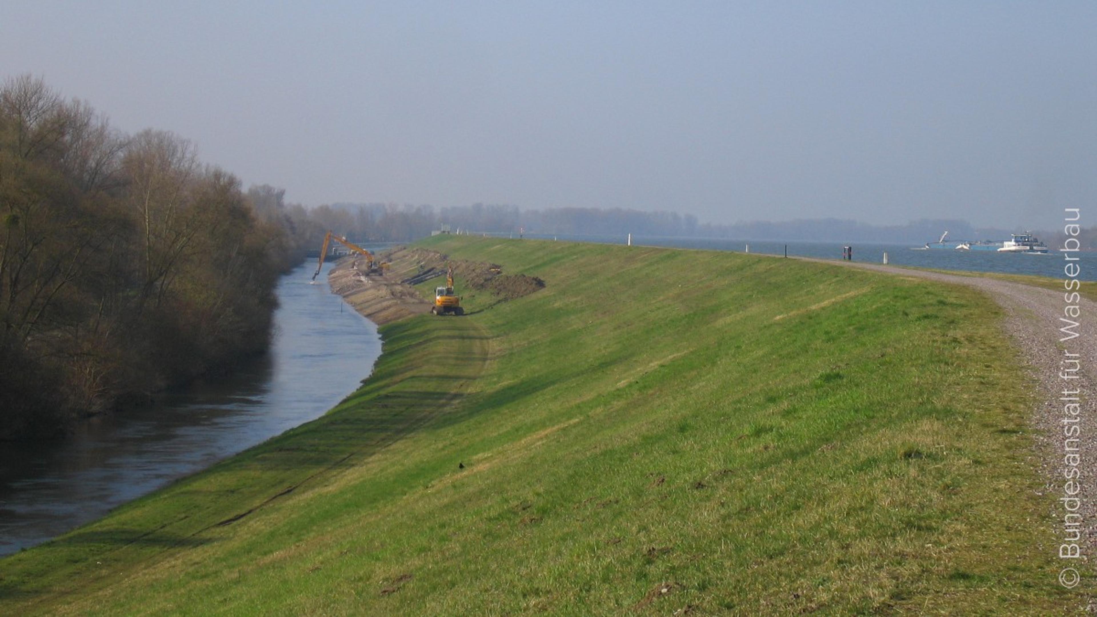 56331_Rheinseitendamm_Sanierung_cunbekannt_Thomas Weber.jpg