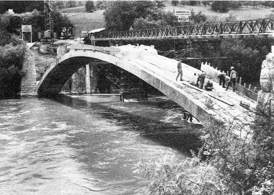 1968 Instandsetzung 38 m Strassenbrücke über Aare in Aarburg von Robert Maillart entworfen