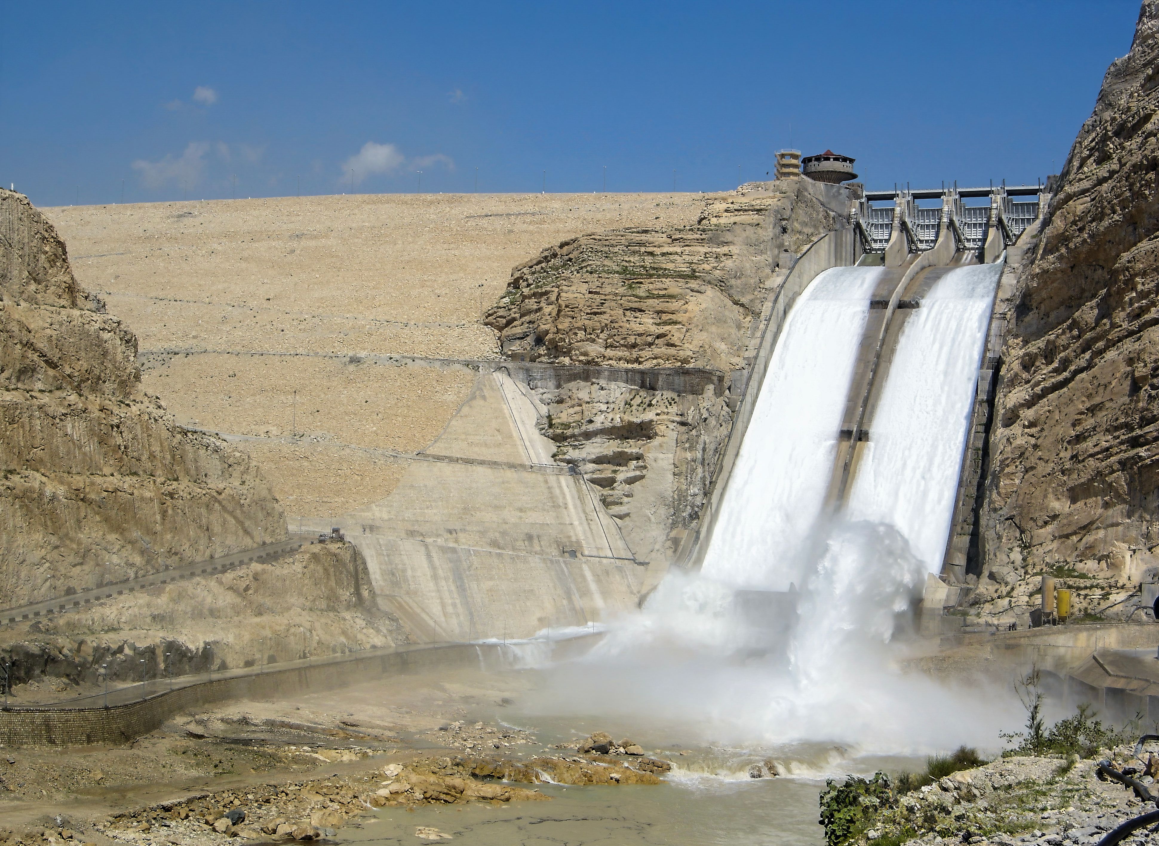 Marun_Damm_Iran_910jpg.jpg